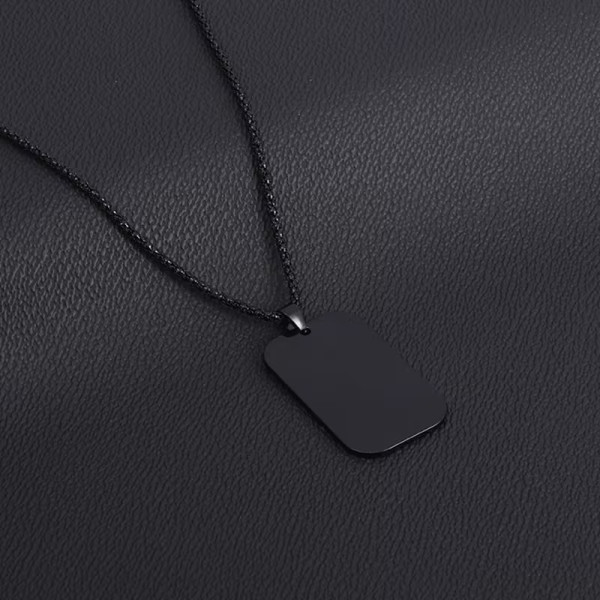 Collier pendentif personnalisé en métal noir – Gravure photo offerte