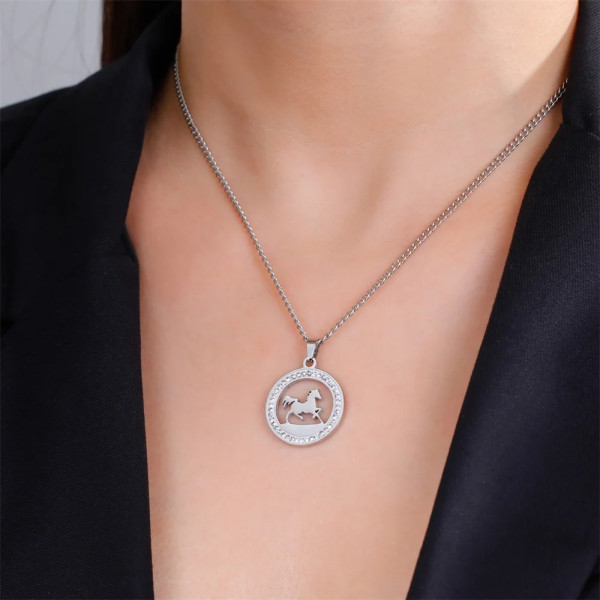 Collier cheval argenté personnalisable – Bijou élégant et symbolique