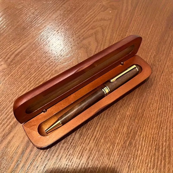 Stylo à bille en bois couleur noyer avec coffret personnalisable – Cadeau élégant gravé