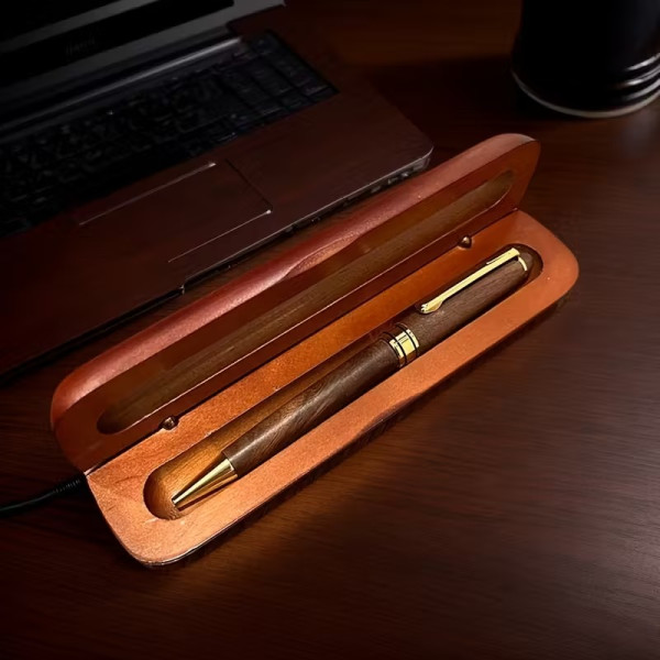 Stylo à bille en bois couleur noyer avec coffret personnalisable – Cadeau élégant gravé