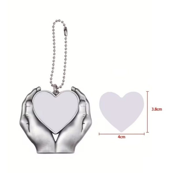 Pendentif main tenant un cœur personnalisable – Photo et message par sublimation