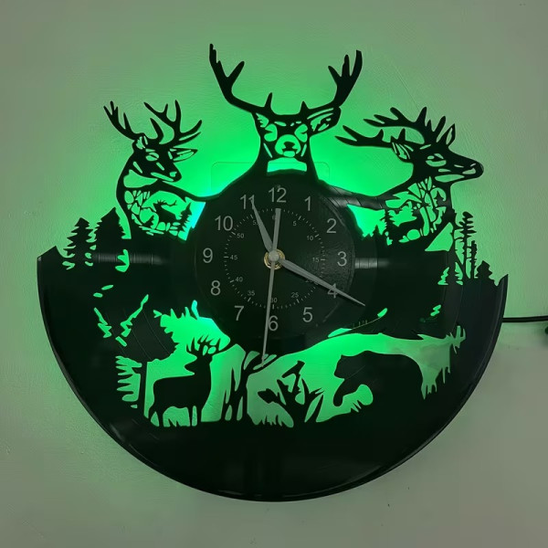 Horloge murale LED cerf et forêt en vinyle 30 cm | 7 couleurs