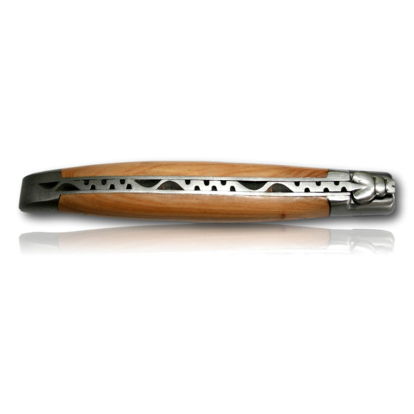 Couteau Laguiole en Aubrac Genévrier - Personnalisation et Artisanat