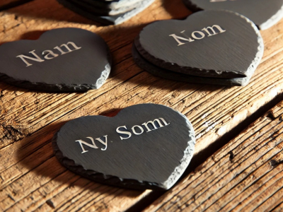 Dessous de Verre en Ardoise Cœur à Personnaliser : Un Accessoire Romantique